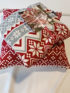Secondary image for the Item #28 Pillow & Throw Auction Item