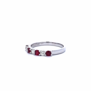 Secondary image for the Beautiful Ruby & Diamond Ring Auction Item