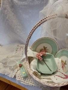 Primary image for the Vintage Luncheon Set Auction Item