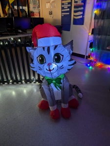 Secondary image for the Item 13 - Yard Inflatable Cat Auction Item