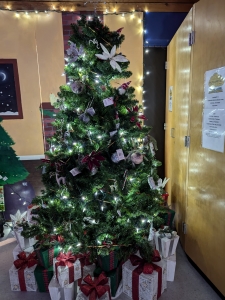 Primary image for the Item 24 - 6 foot Tree with Gifts Auction Item