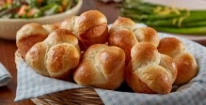 Primary image for the 24 Country White Yeasted Cloverleaf Rolls made by Ronnie Barnes Auction Item